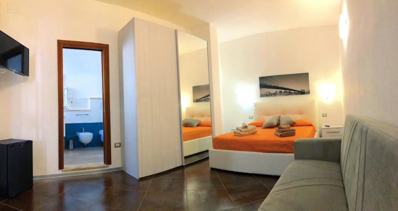 Le Residenze Del Mare Affittacamere La Caletta Exterior photo