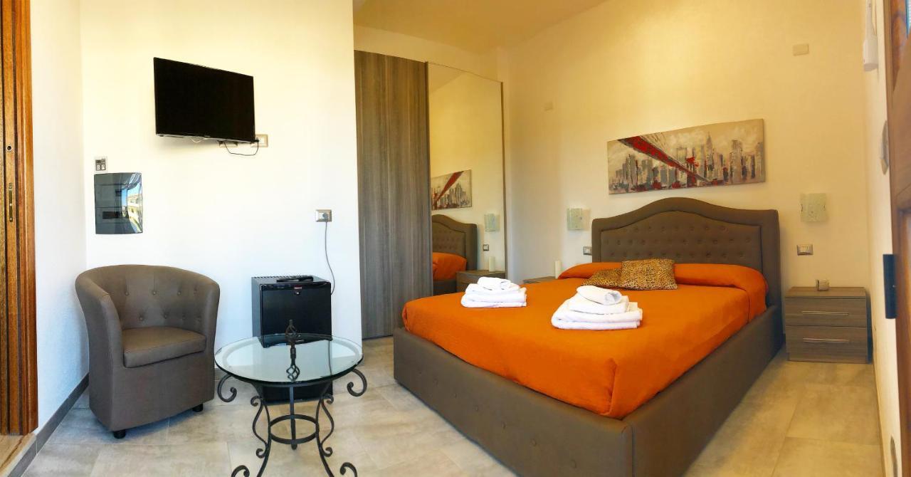 Le Residenze Del Mare Affittacamere La Caletta Exterior photo