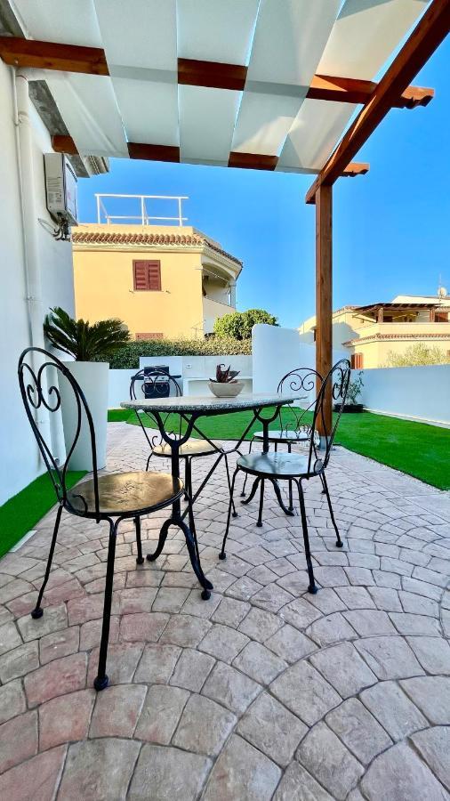 Le Residenze Del Mare Affittacamere La Caletta Exterior photo